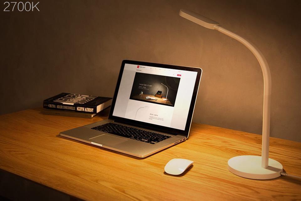 Фото Лампа настольная Xiaomi Yeelight Portable LED Lamp