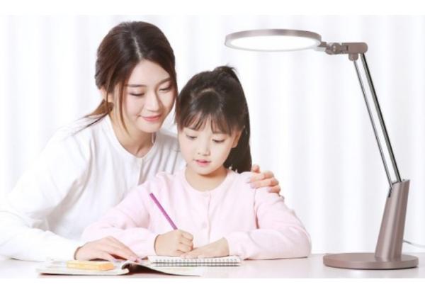 Фото Лампа настольная Xiaomi Yeelight Smart Eye Protection Lamp Pro (YLTD04YL)