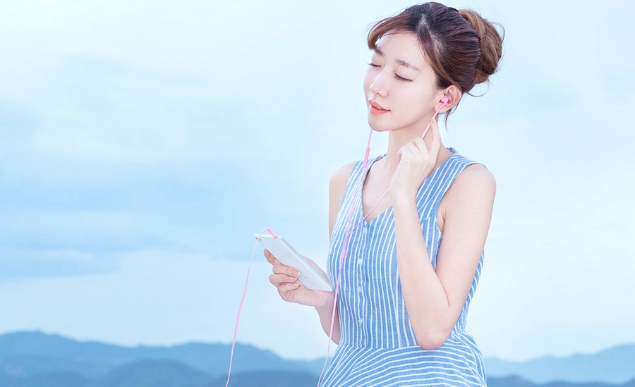 Xiaomi Mi Piston In-Ear Headphones Standard Edition.png