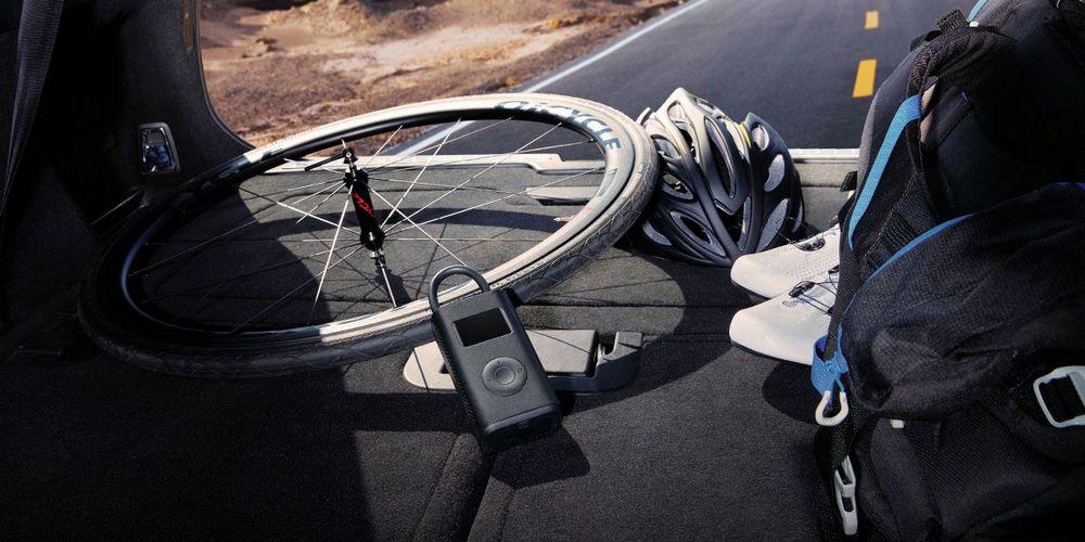 Умный насос Mi Portable Electric Air Compressor подходит для велосипедов, мопедов, автомобилей.