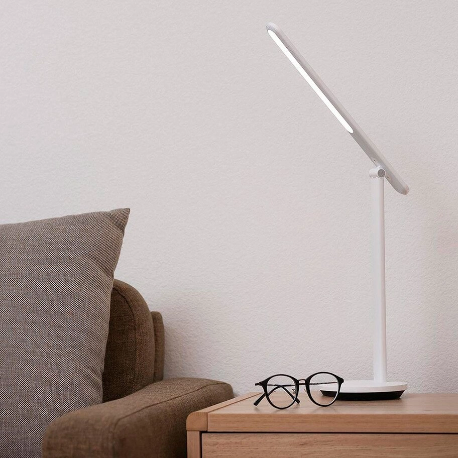 Фотография Лампа настольная Xiaomi Yeelight Folding Table Lamp Z1 PRO White (YLTD14YL)