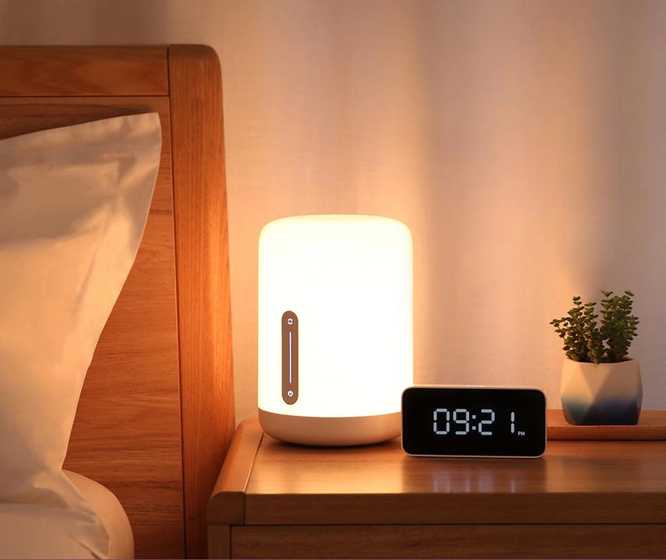 Фотография Лампа прикроватная Xiaomi MiJia Bedside Lamp V2 (MJCTD02YL)